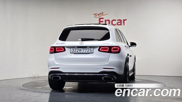 Mercedes-Benz GLC-Class GLC300 4MATIC Premium — пробег 44 688 км — фото 4 из 5