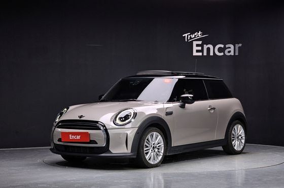 Mini Cooper Classic Plus Launch Pack Third Generation — пробег 39 510 км — фото 1 из 5