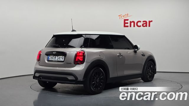 Mini Cooper Classic Third Generation — пробег 28 592 км — фото 2 из 5