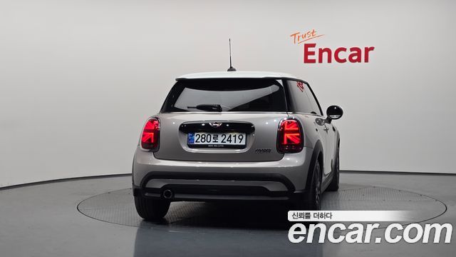 Mini Cooper Classic Third Generation — пробег 28 592 км — фото 4 из 5