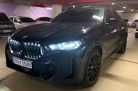 BMW X6 xDrive40d M Sport Online Exclusive — пробег 4 774 км — фото 2 из 5