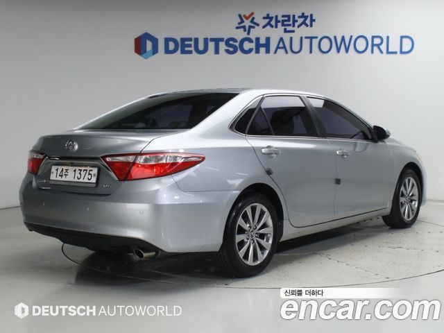 Toyota Camry 2.5 XLE — пробег 89 777 км — фото 2 из 5
