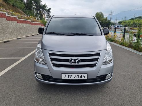Hyundai Starex 12-Seater Wagon Smart — пробег 236 424 км — фото 1 из 5