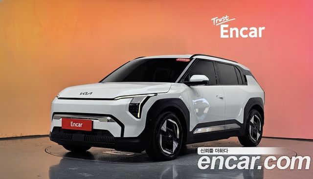 Kia EV3 Long Range 2WD Earth — пробег 24 399 км — фото 1 из 5
