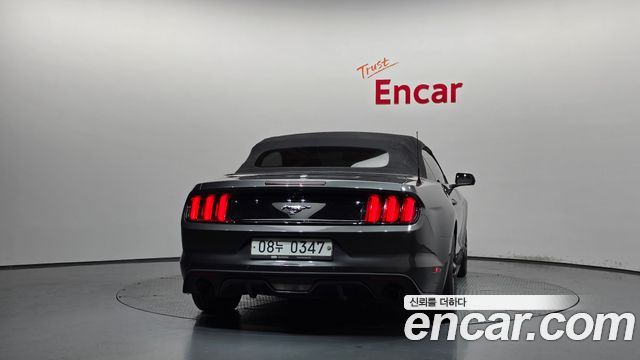 Ford Mustang Convertible — пробег 137 637 км — фото 4 из 5