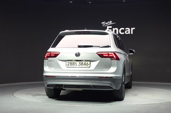 Volkswagen Tiguan 2.0 TDI Prestige — пробег 102 617 км — фото 4 из 5
