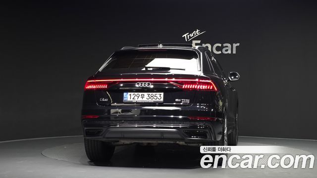 Audi Q8 55 TFSI Quattro Premium — пробег 81 202 км — фото 4 из 5