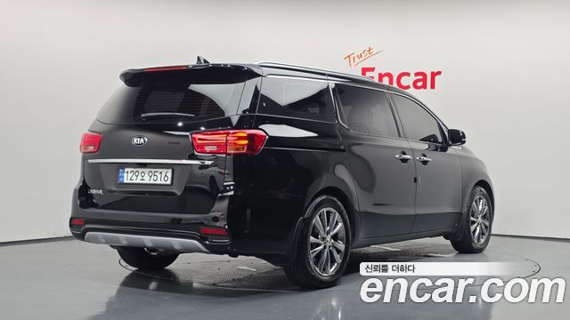 Kia Carnival из Кореи Encar