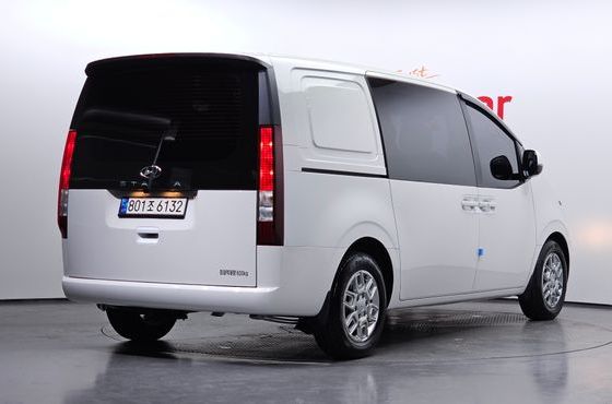 Hyundai Staria Cargo 5-Seater Modern — пробег 1 115 км — фото 2 из 5