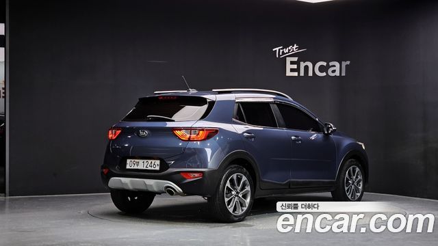 Kia Stonic из Кореи Encar