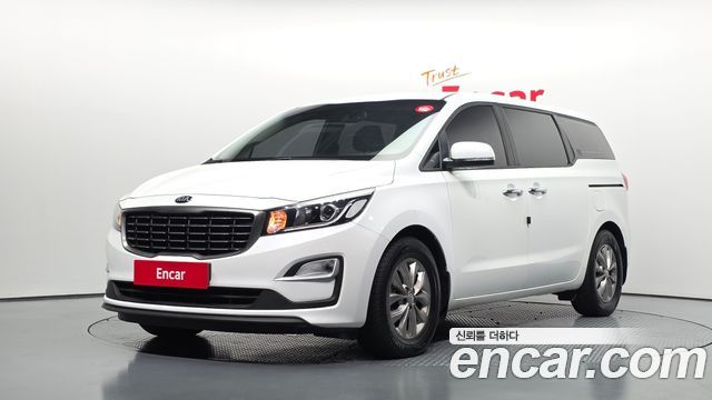 Kia Carnival 11-Seater Deluxe — пробег 115 477 км — фото 1 из 5