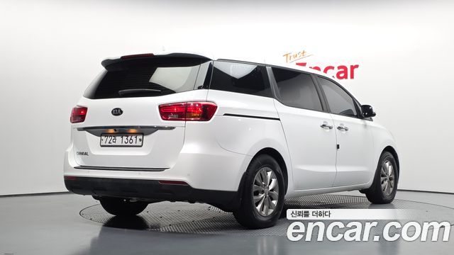 Kia Carnival 11-Seater Deluxe — пробег 115 477 км — фото 2 из 5