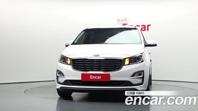 Kia Carnival 11-Seater Deluxe — пробег 115 477 км — фото 3 из 5
