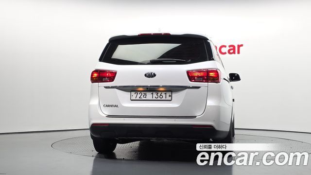 Kia Carnival 11-Seater Deluxe — пробег 115 477 км — фото 4 из 5