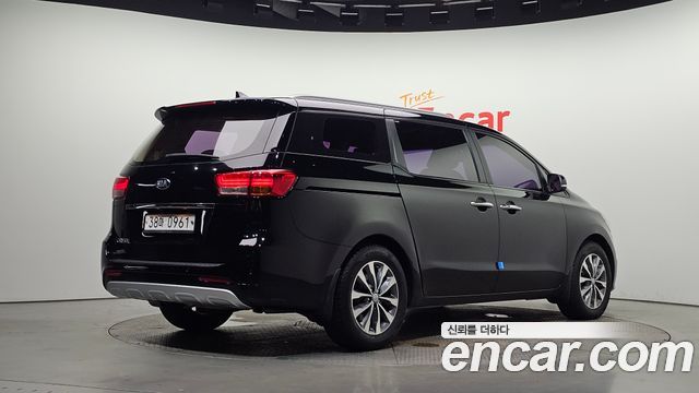 Kia Carnival из Кореи Encar
