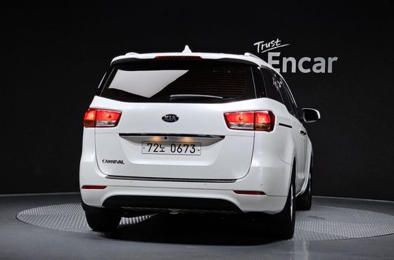 Kia Carnival 11-seater Luxury — пробег 46 319 км — фото 4 из 5