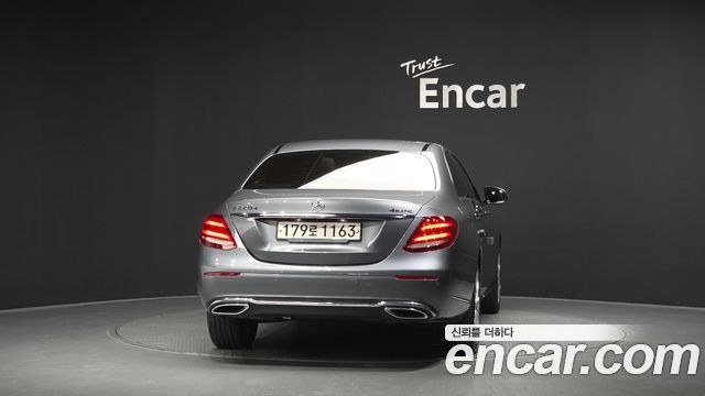 Mercedes-Benz E-Class E220d 4MATIC Exclusive — пробег 116 619 км — фото 4 из 5