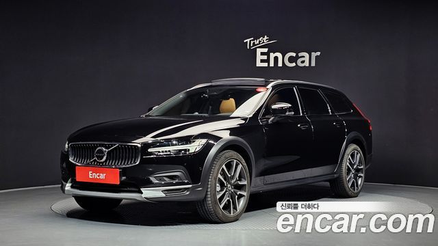 Volvo V90 B5 Ultimate AWD — пробег 3 633 км — фото 1 из 5