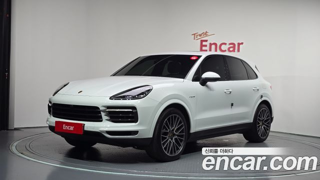 Porsche Cayenne 3.0 E-Hybrid — пробег 55 970 км — фото 1 из 5