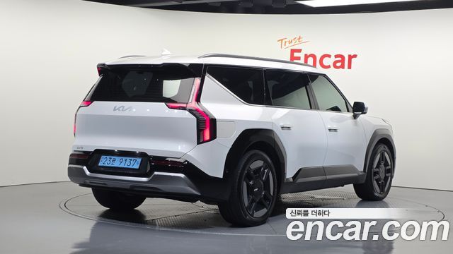 Kia EV9 Long Range 4WD Earth — пробег 44 065 км — фото 2 из 5
