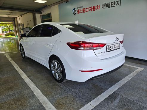 Hyundai AVANTE 1.6 GDI Value Plus — пробег 129 363 км — фото 2 из 5