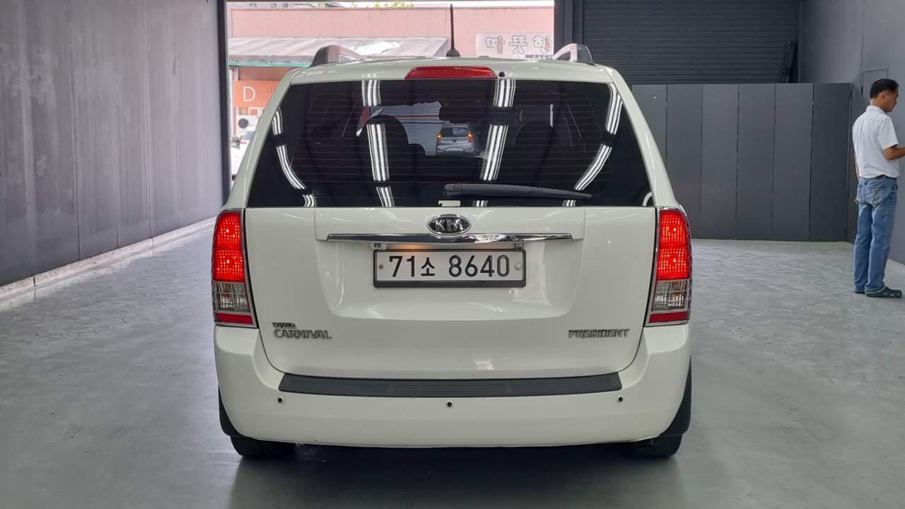Kia Carnival Grand Carnival GLX R Special — пробег 213 856 км — фото 4 из 5