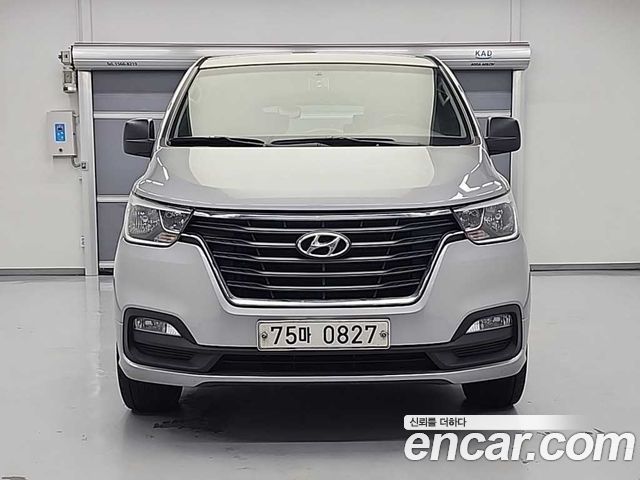 Hyundai Starex 4WD Wagon 12-Seater Smart — пробег 225 688 км — фото 2 из 5