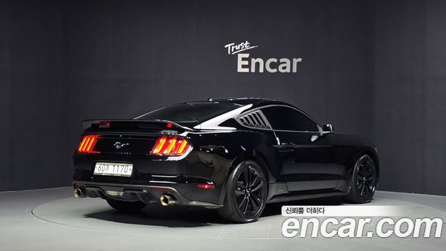 Ford Mustang Coupe — пробег 97 080 км — фото 2 из 5