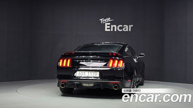 Ford Mustang Coupe — пробег 97 080 км — фото 4 из 5