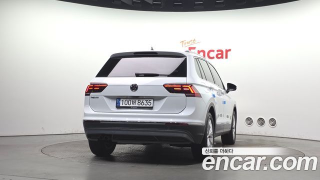 Volkswagen Tiguan 2.0 TDI Premium — пробег 89 759 км — фото 4 из 5