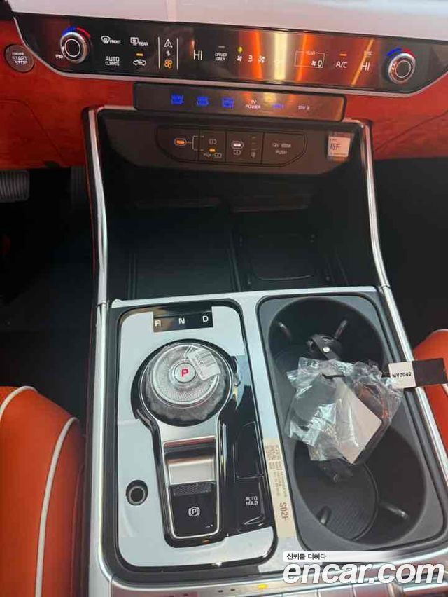 Kia Carnival HEV 9-Seater Hi-Limousine (Special vehicle) — пробег 4 000 км — фото 4 из 5