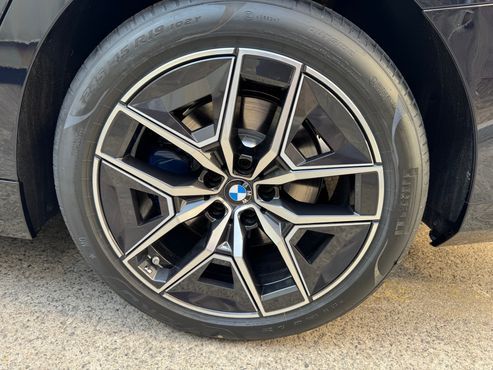 BMW 5-Series 520i M Sport — пробег 2 800 км — фото 5 из 5