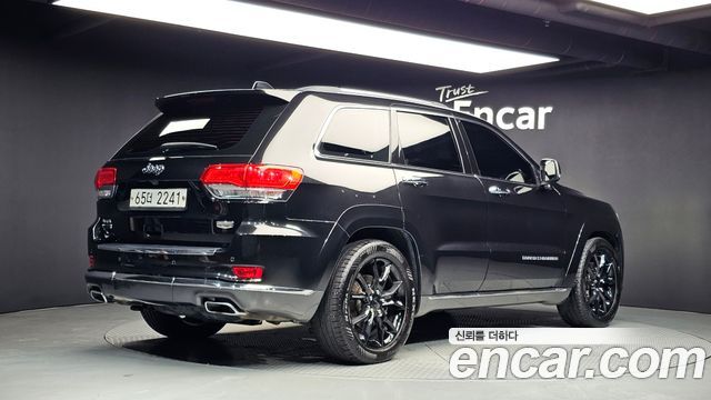 Jeep Cherokee 3.0 Diesel Overland Summit WK2 — пробег 175 504 км — фото 2 из 5