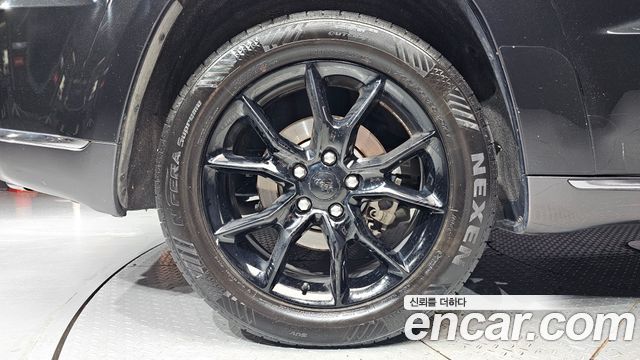 Jeep Cherokee 3.0 Diesel Overland Summit WK2 — пробег 175 504 км — фото 5 из 5