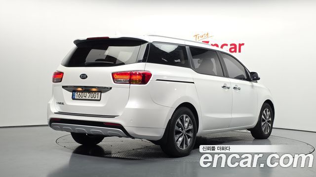 Kia Carnival из Кореи Encar