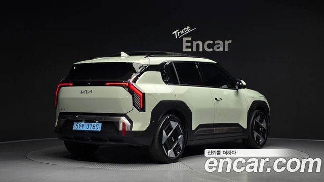 Kia EV3 Long Range 2WD Earth — пробег 60 902 км — фото 2 из 5