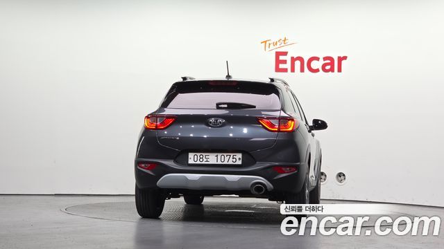 Kia Stonic из Кореи Encar