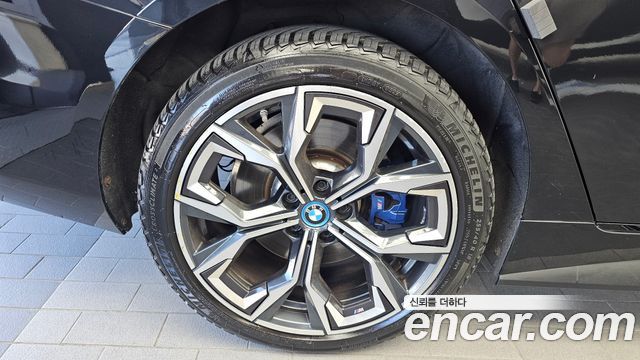 BMW i4 eDrive40 M Sports — пробег 71 925 км — фото 5 из 5