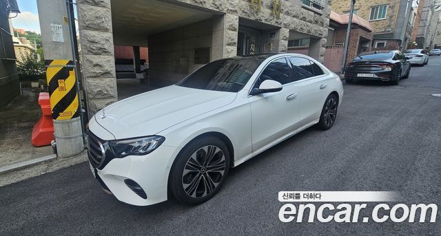 Mercedes-Benz E-Class E220d 4MATIC Exclusive — пробег 28 648 км — фото 2 из 5