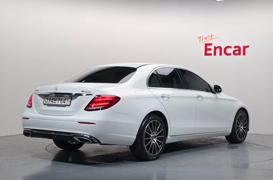 Mercedes-Benz E-Class E300 4MATIC Avnatgarde — пробег 120 355 км — фото 2 из 5