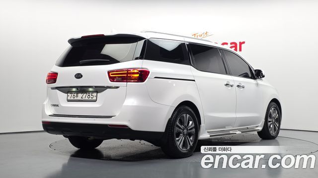 Kia Carnival 11-Seater Prestige — пробег 168 268 км — фото 2 из 5