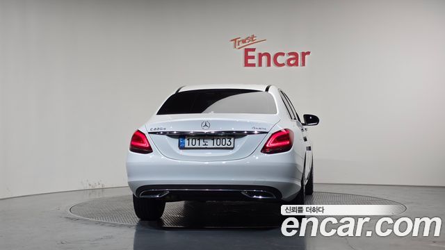 Mercedes-Benz C-Class C220 d 4MATIC Exclusive — пробег 78 600 км — фото 4 из 5
