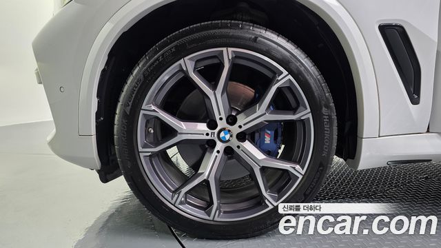 BMW X5 xDrive 40i M Sport — пробег 73 875 км — фото 5 из 5