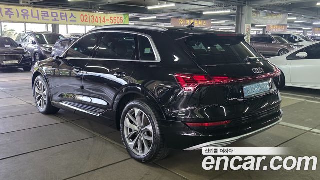 Audi e-tron 55 Quattro — пробег 15 200 км — фото 2 из 5