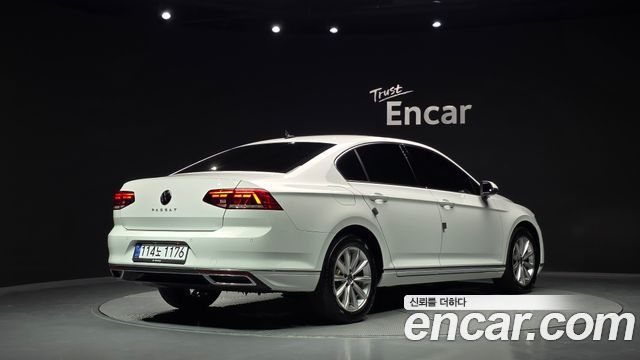 Volkswagen Passat 2.0 TDI Premium — пробег 95 246 км — фото 2 из 5