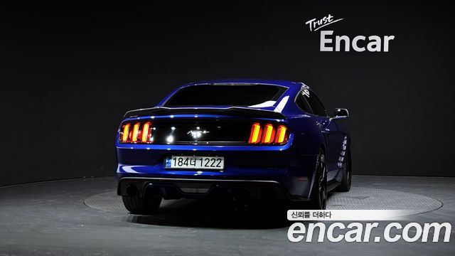 Ford Mustang Coupe — пробег 116 880 км — фото 4 из 5