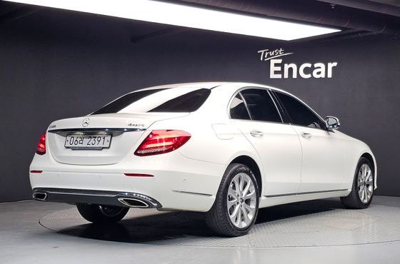 Mercedes-Benz E-Class E300 4MATIC Exclusive — пробег 171 748 км — фото 2 из 5