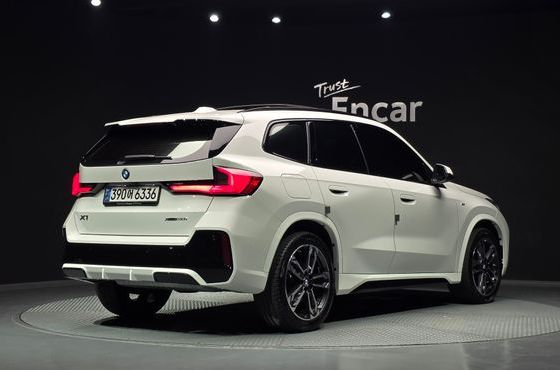 BMW X1 xDrive 20i M Sport — пробег 15 585 км — фото 2 из 5