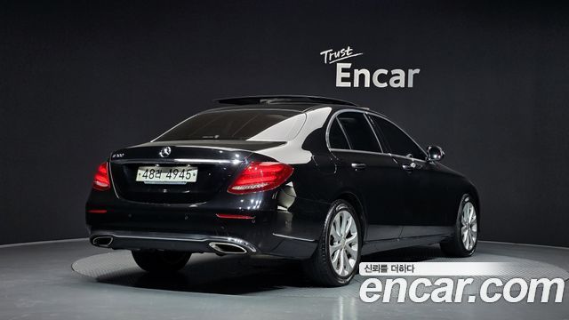 Mercedes-Benz E-Class из Кореи Encar