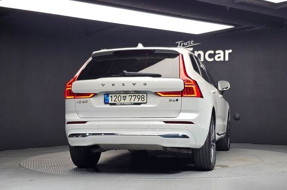 Volvo XC60 B6 Inscirtion — пробег 40 322 км — фото 4 из 5